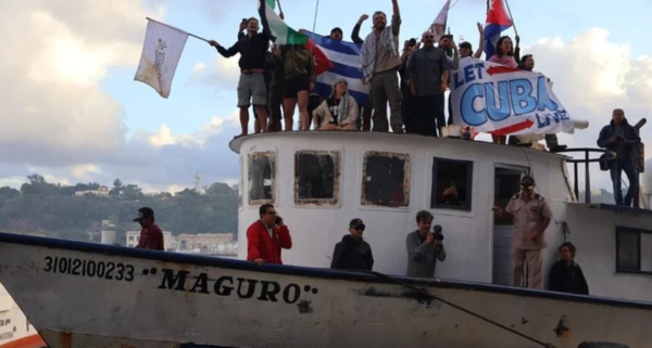Llega a Cuba primer barco de la flotilla «Nuestra América» con ayuda humanitaria